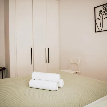 Sunrise Apartment *