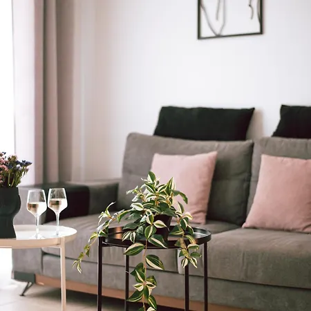 Sunrise Apartment *